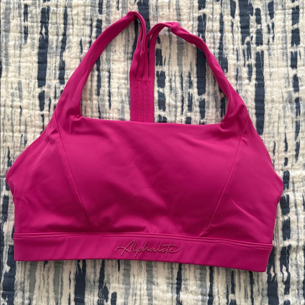 ALPHALETE Fuschia sports bra
